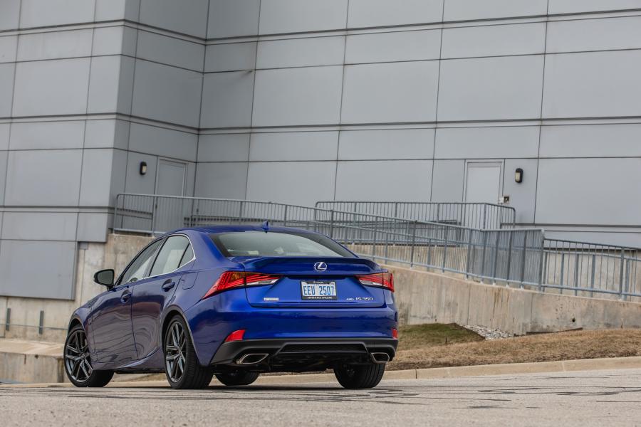  Lexus IS350 AWD F-Sport 2016 года  (NA) (фото 26 из 40)